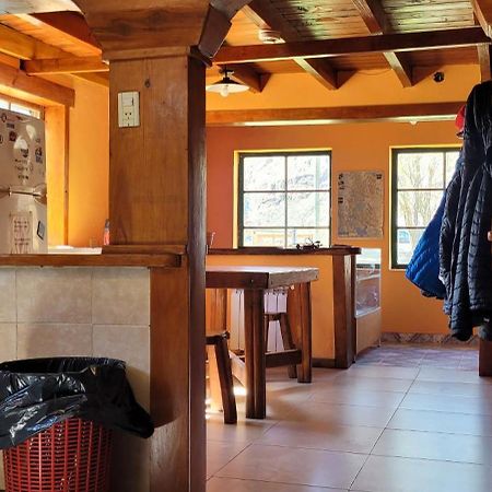 Hostel Las Cuatro Estaciones Эль-Чальтен Экстерьер фото