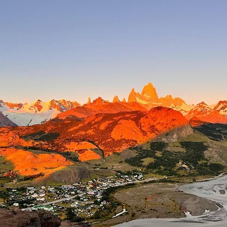 Hostel Las Cuatro Estaciones Эль-Чальтен Экстерьер фото