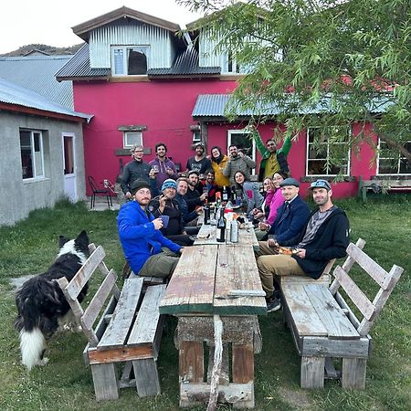 Hostel Las Cuatro Estaciones Эль-Чальтен Экстерьер фото