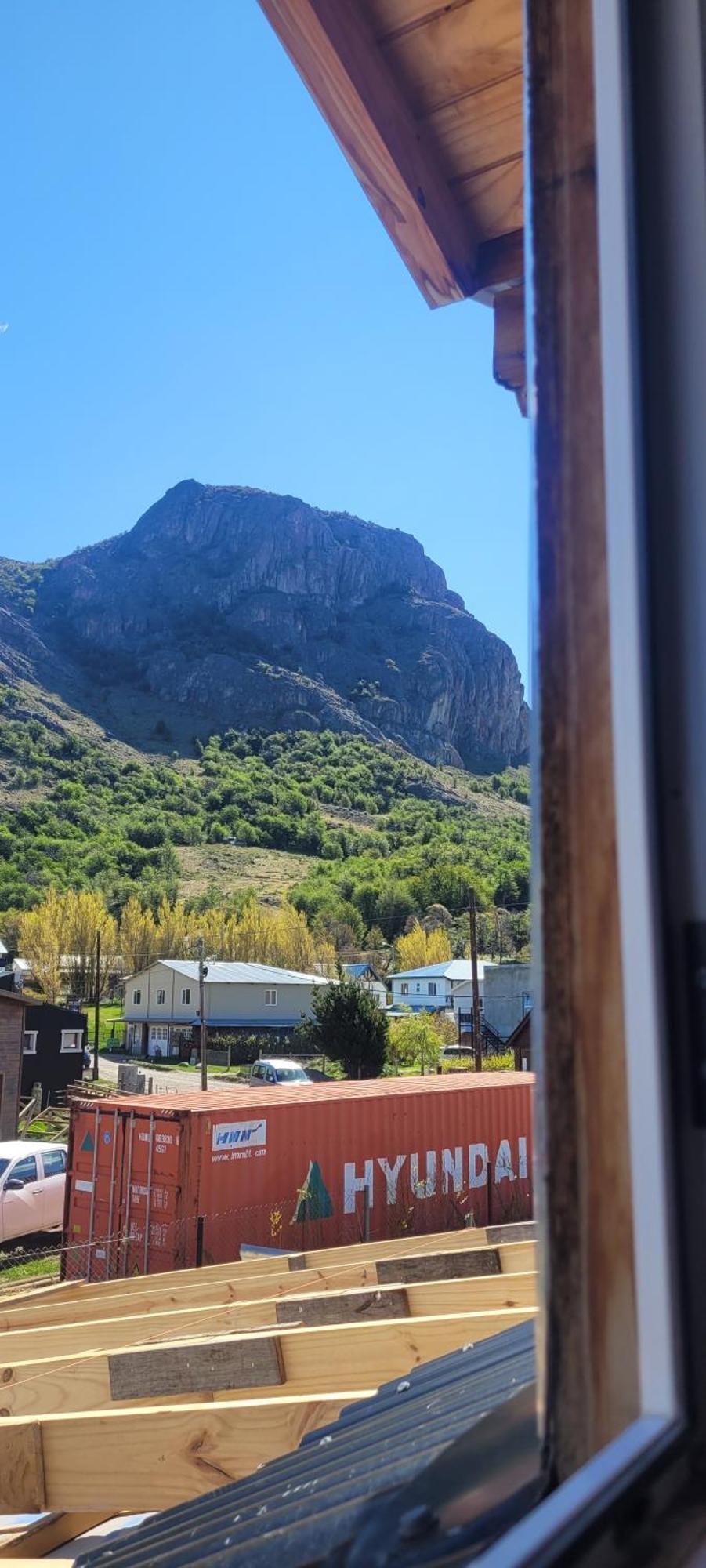 Hostel Las Cuatro Estaciones Эль-Чальтен Экстерьер фото