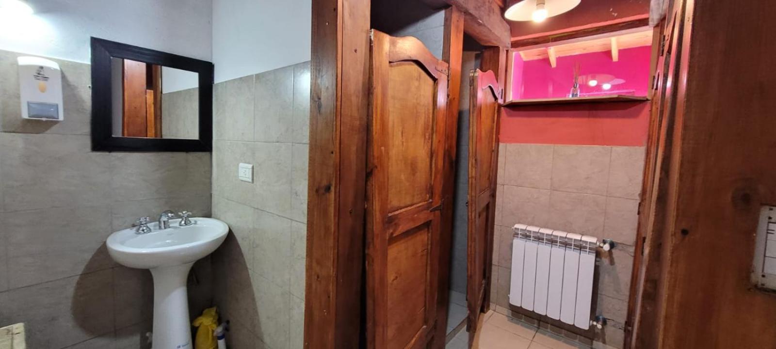 Hostel Las Cuatro Estaciones Эль-Чальтен Экстерьер фото